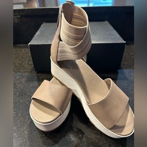 NEW Sorel Cameron Flatform Sandal size 6.5